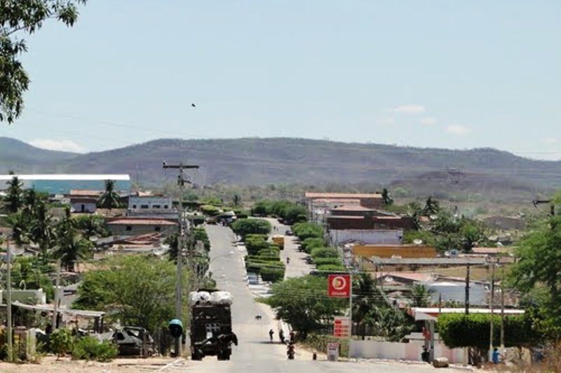 Mulher é hospitalizada depois de ser esfaqueada por homem após confusão em Canapi