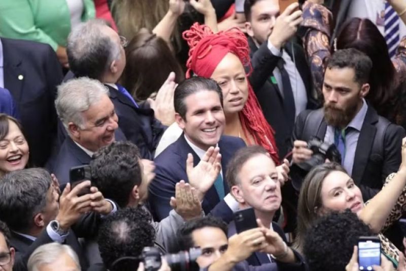 Partidos debatem federações como estratégia de sobrevivência, mas criticam modelo atual