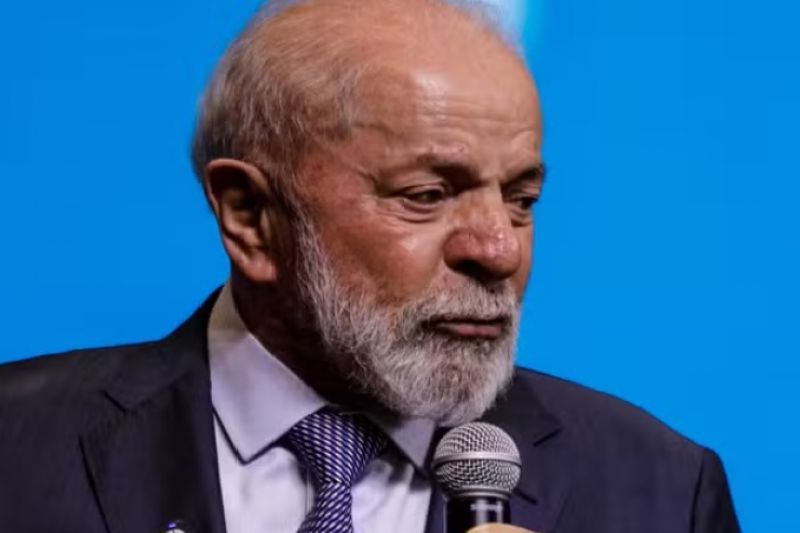 Aprovação a Lula em queda livre, recuo entre mulheres e cenário pior do que no mensalão