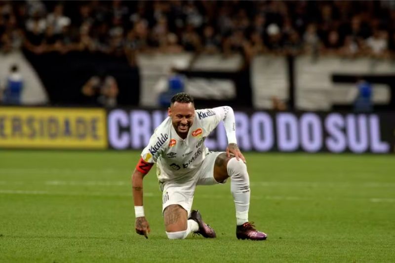 Neymar chega a quarto jogo pelo Santos buscando equilibrar ataque