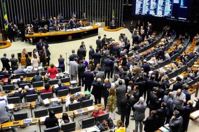 Comissão aprova o Orçamento de 2025; texto vai para votação no Congresso