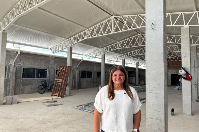 Ziane visita construção da nova Escola Afrânio Salgado Lages; obra está em ritmo acelerado