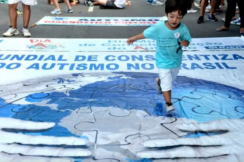 Detecção precoce do autismo ajuda na alfabetização e inclusão escolar