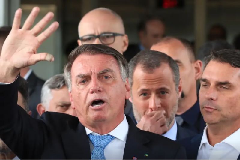 Alexandre de Moraes nega pedido para prender Bolsonaro