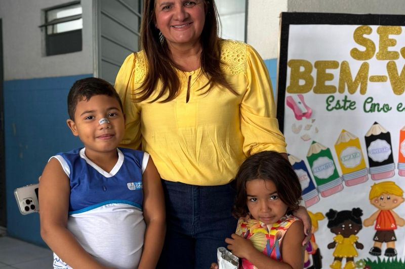 Prefeita Ziane Costa visita escola e acompanha de perto a qualidade da merenda escolar