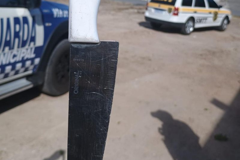 Jovem é flagrado com faca ameaçando adolescente em zona escolar de Delmiro Gouveia