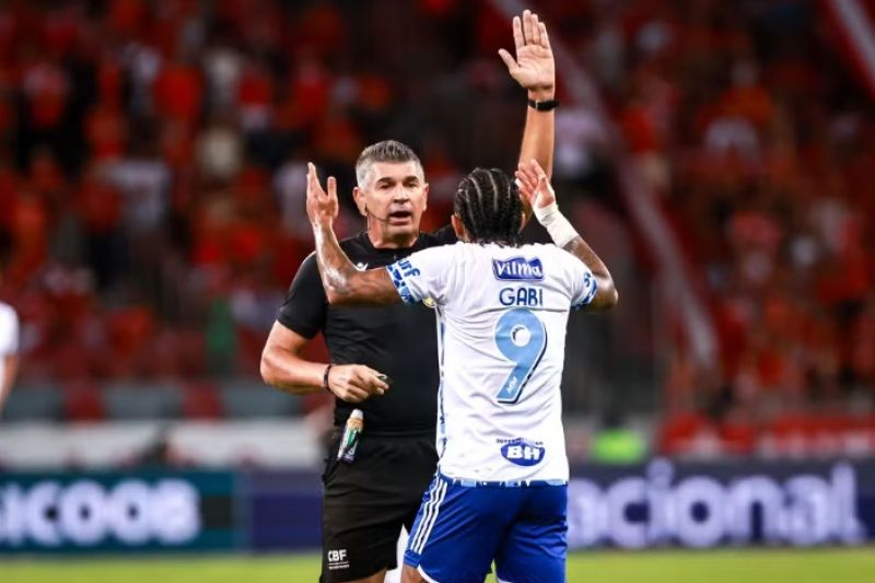 Gabigol ironiza CBF após expulsão em Inter x Cruzeiro