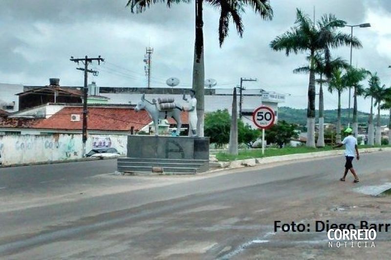 Casa é arrombada e tem notebook da Secretaria de Educação furtado em Santana do Ipanema
