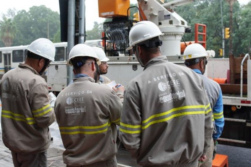 Técnicos da Equatorial constatam furto de energia no centro da cidade de Piranhas