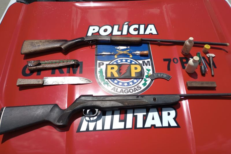 Polícia encontra arma de fogo durante ocorrência de perturbação do sossego em Santana