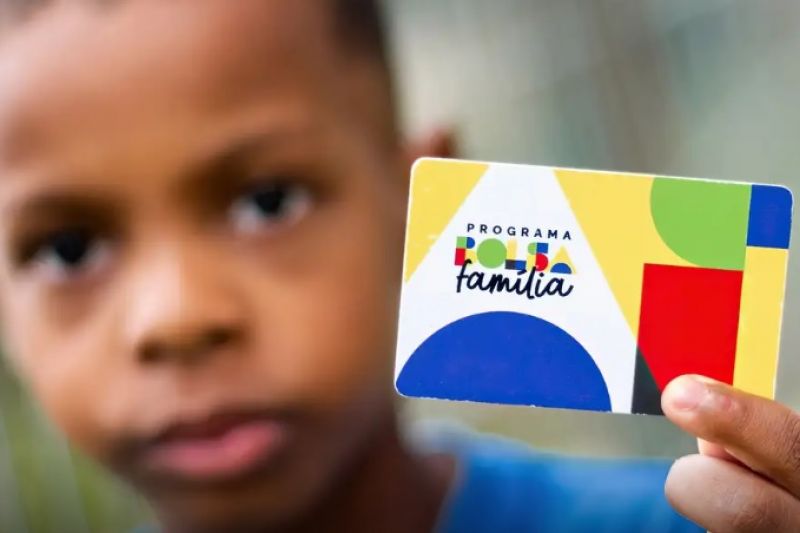 Caixa está pagando hoje Bolsa Família a beneficiários com NIS de final 3