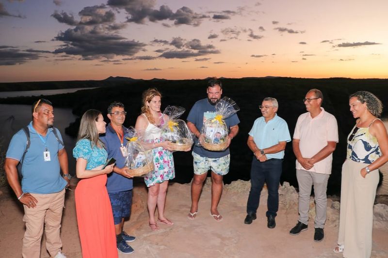 Visita de operadores europeus projeta Olho D'água do Casado no turismo internacional