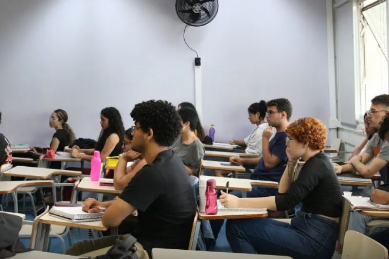 MEC abre inscrições para financiamento de cursinhos populares