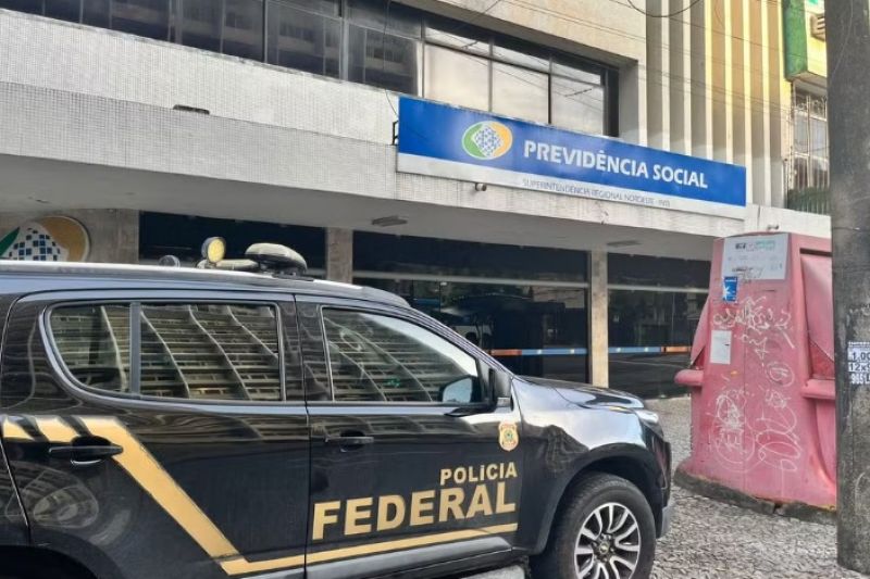 Presidente do INSS é afastado após operação da PF. Ele é suspeito de desviar R$ 6 bilhões