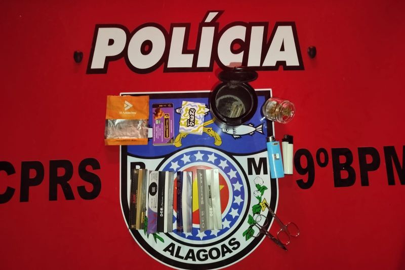 Homem é detido após ser flagrado com maconha para consumo pessoal em Delmiro Gouveia