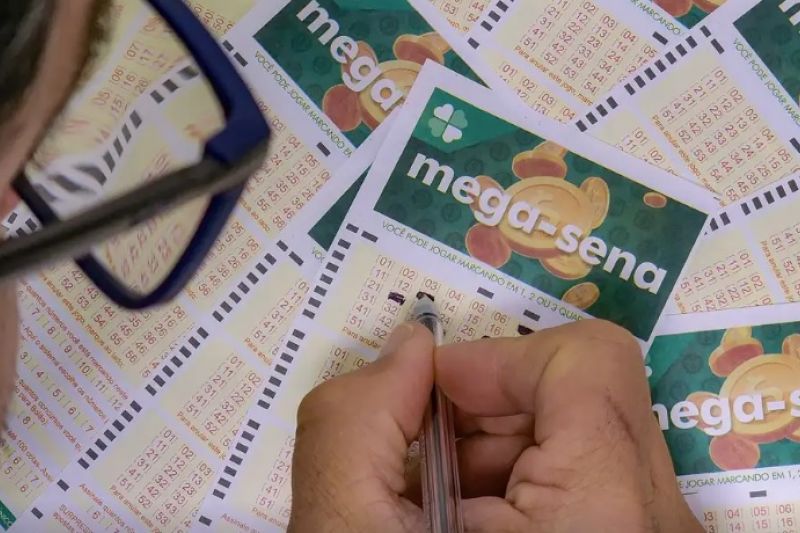 Ninguém acerta os números da Mega-Sena e prêmio vai para R$ 55 milhões
