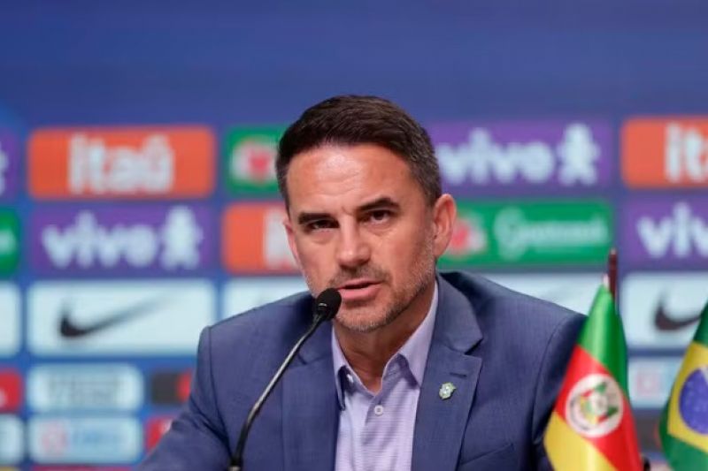 Pedrinho sonha com Rodrigo Caetano no Vasco e tentará a contratação do diretor de seleções