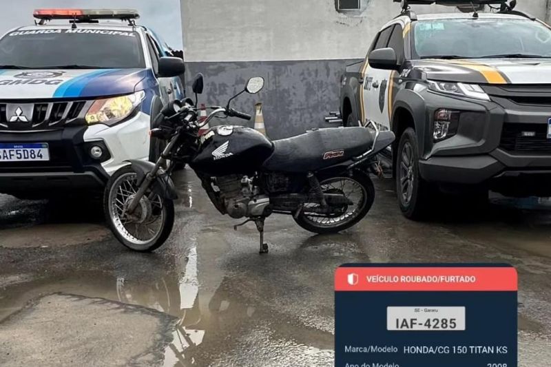 Homem abandona moto adulterada e foge durante operação em Delmiro Gouveia