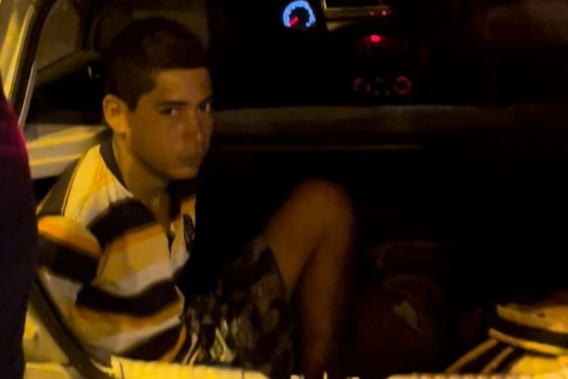 Homem acusado de homicídio qualificado se entrega à Polícia Militar em Canapi