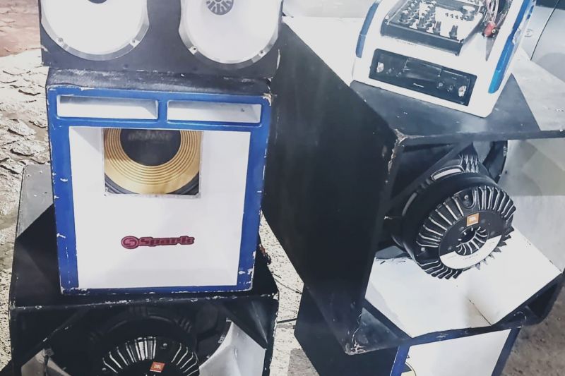 Homem é autuado por som em volume alto e tem equipamento apreendido em Delmiro Gouveia