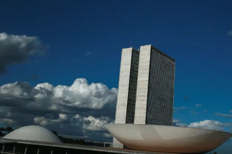 Estudo mapeia “bancada da bala”, que tem poucos projetos sobre armas