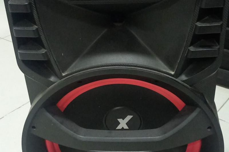 Mulher é detida após perturbação com som alto durante a madrugada em Delmiro Gouveia