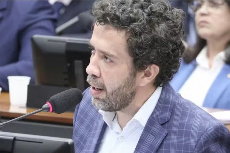 Conselho de Ética aprova suspensão de Janones por ofender Nikolas Ferreira