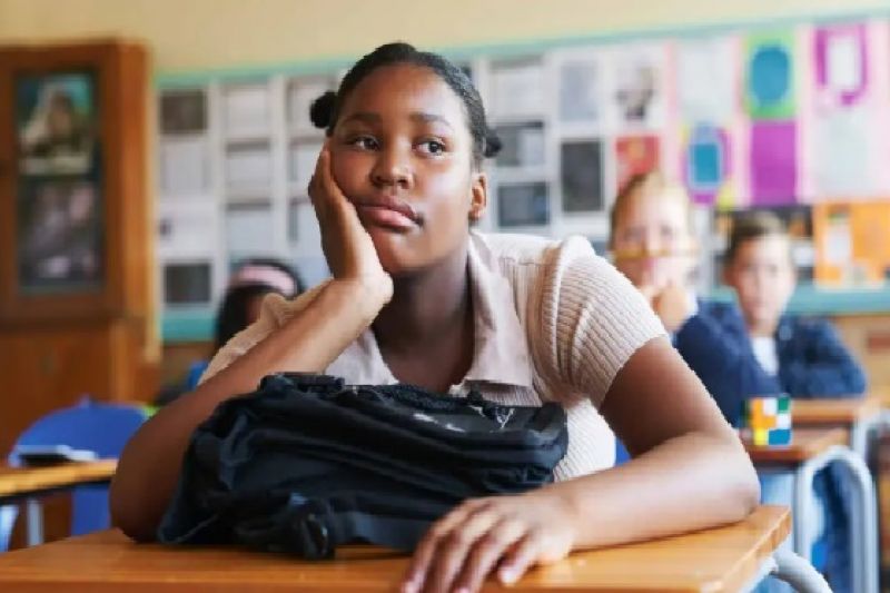 Comissão aprova projeto que proíbe escolas de aprovarem alunos que não têm nota para passa