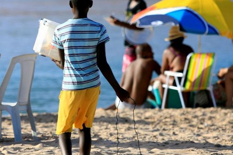 No Brasil, 3 crianças e adolescentes morrem por mês em acidentes de trabalho