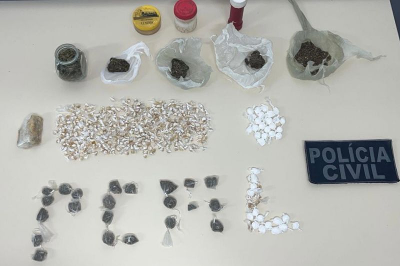 Polícia Civil surpreende traficantes e apreende grande quantidade de drogas em Santana
