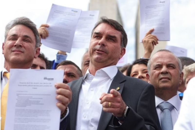 Oposição consegue 41 assinaturas e vai pedir impeachment de Moraes