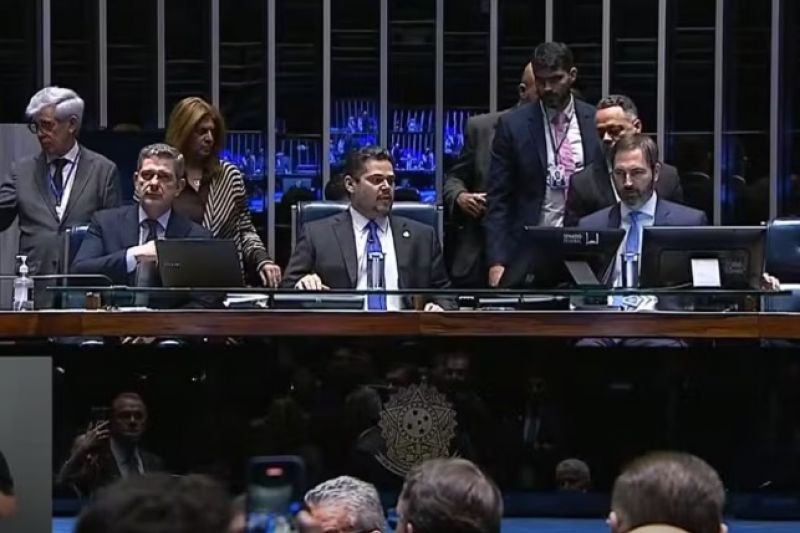Senado aprova manter isenção de IR para quem ganha até dois salários mínimos