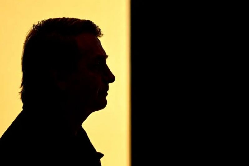 Como a prisão domiciliar de Bolsonaro eleva a tensão política no Brasil