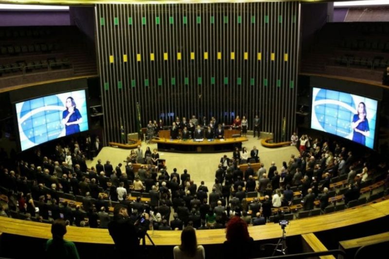 Centrão aposta em licença prévia para processos contra parlamentares