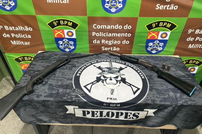Polícia recupera moto furtada em Delmiro Gouveia e apreende arma de fogo em Piranhas