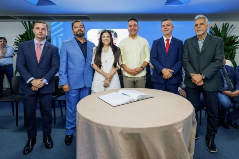 Paulo Dantas dá posse a novos secretários e anuncia maior concurso público de Alagoas