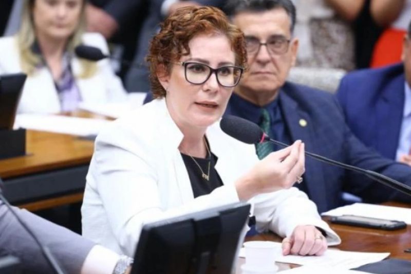Carla Zambelli segue presa na Itália após passar por nova audiência