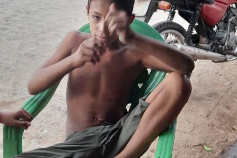 Capotamento de carro deixa uma pessoa morta e outras duas feridas em Piranhas