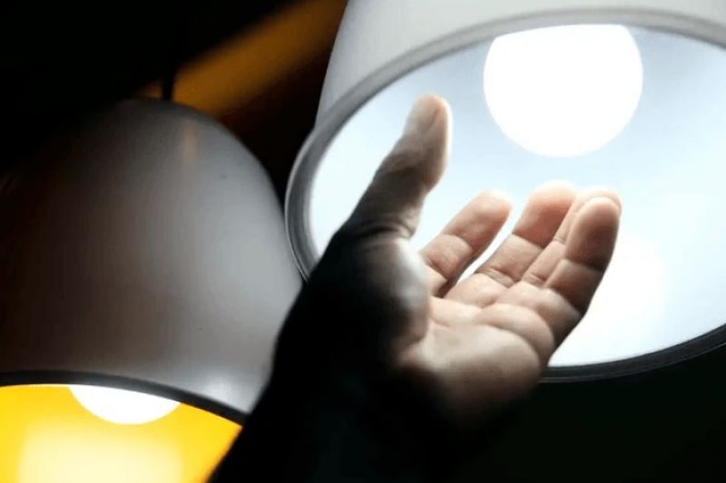 Aneel mantém bandeira vermelha 2 para setembro e conta de luz segue cara