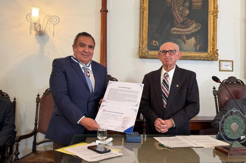 Deputado Inácio Loiola é agraciado com a Comenda Jonas Montenegro do IHGAL