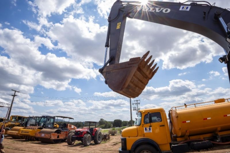 Governador autoriza construção da Estrada do Feijão, que liga Inhapi a Piranhas