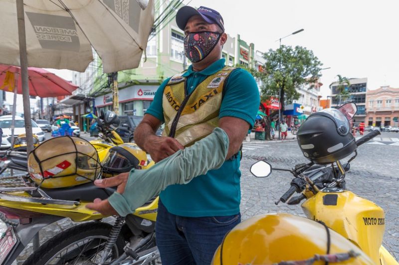 Mototaxistas e motoqueiros deveriam usar máscara neste calorzão