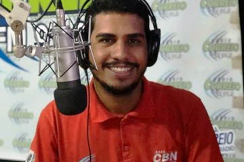 Radialista Pauleandro Silva segue firme na pré-candidatura a vereador de Delmiro Gouveia