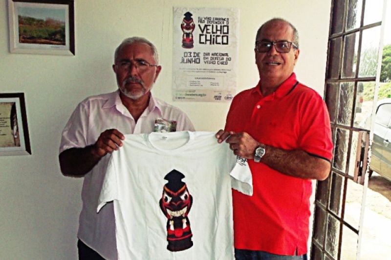 Padre Eraldo divide funções de prefeito com secretário de Governo