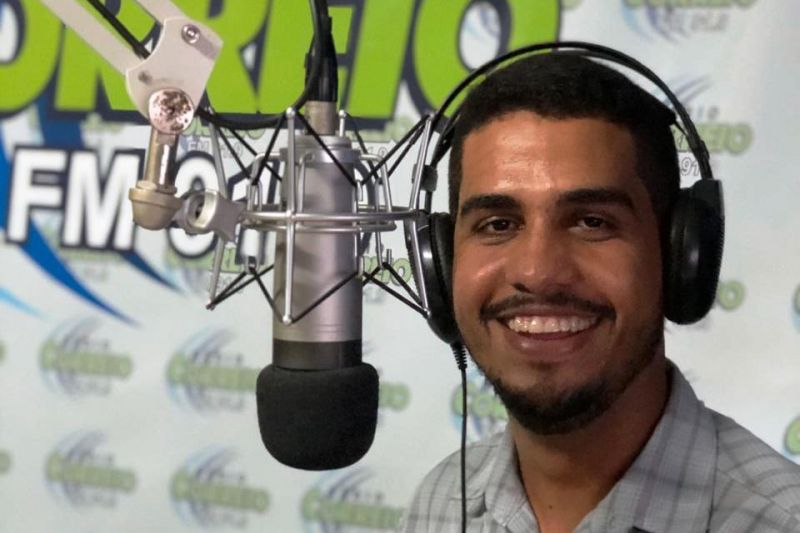 Radialista Pauleandro Silva lança pré-candidatura a vereador de Delmiro Gouveia