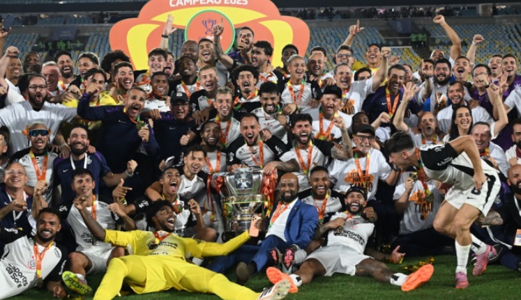 Corinthians ultrapassa Palmeiras e São Paulo e assume 2ª lugar do ranking da CBF