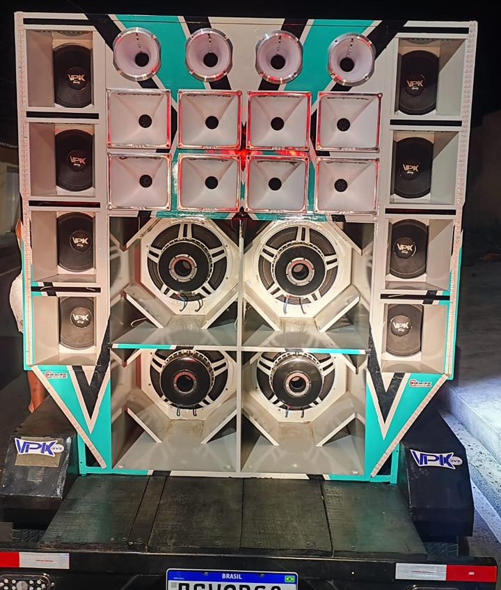 Polícia apreende paredão de som e lavra TCO por perturbação do sossego em Delmiro Gouveia