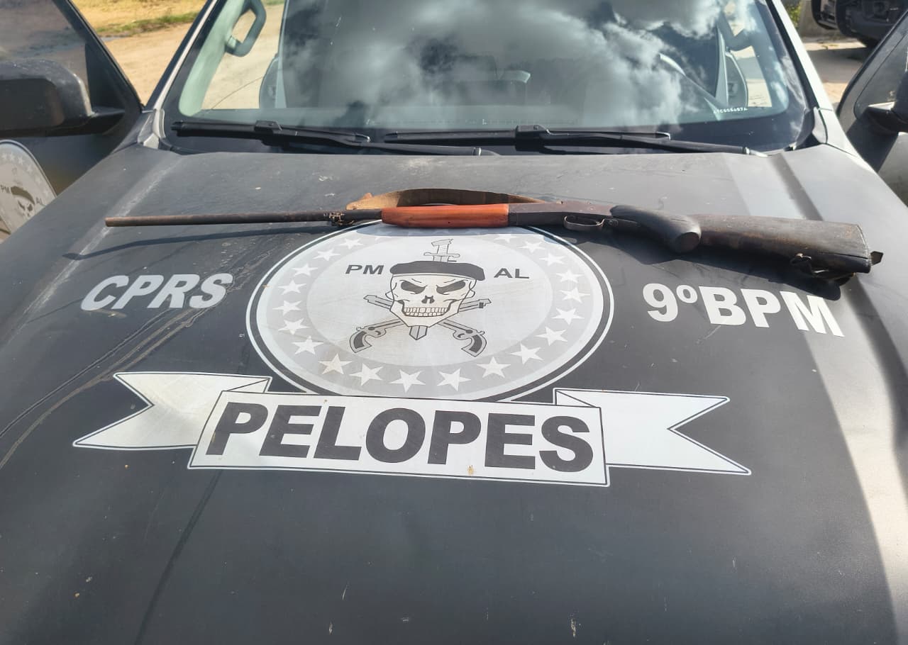 Homem é flagrado com espingarda em povoado de Água Branca e passa mal ao ser detido