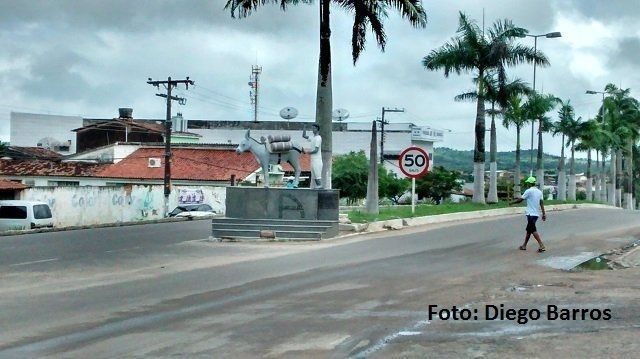Preso por manter adolescente em canil é solto e volta à casa da vítima em Santana do Ipanema