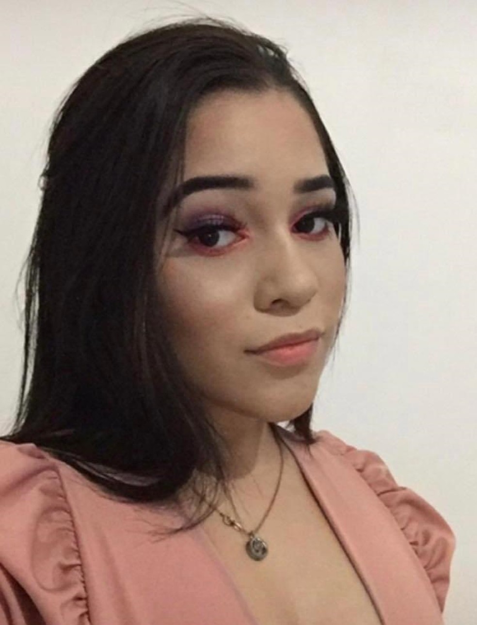 Vitória Cardozo, 19 anos, é uma das sobreviventes do acidente com ônibus de Alagoas em Minas Gerais / Arquivo pessoal